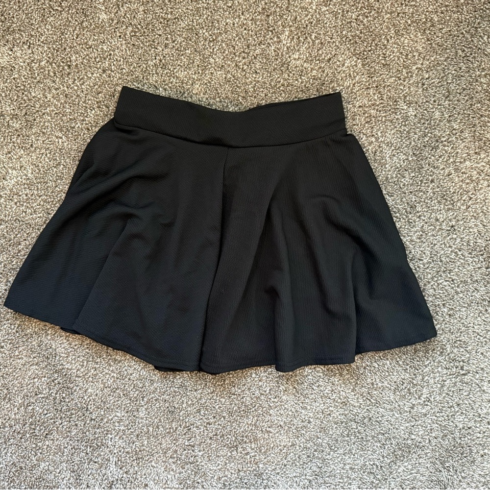 Chic Black Mini Skirt for Women